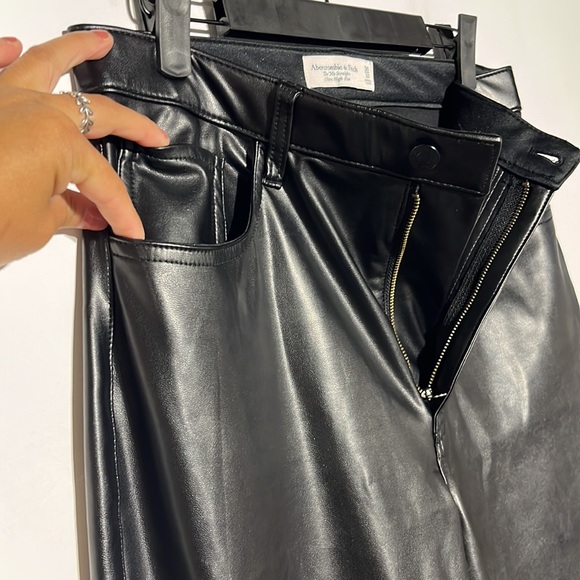 Abercrombie & Fitch Black Vegan Leather 90s Ultra High Rise Straight Leg Pants - Picture 6 of 10